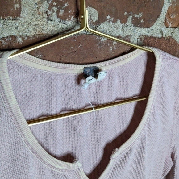 Free People‎ We the Free Medium Pale Pink Thermal V-Neck w/ Decorative Sleeves - Picture 3 of 11